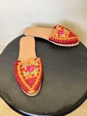 🌺 New Handcrafted Red and Tan Women’s Slide Mules Of leather size 8